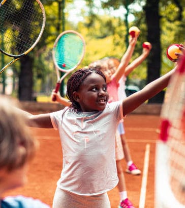 "Play, Learn & Thrive Collective", le programme de Lacoste et Sport en Commun