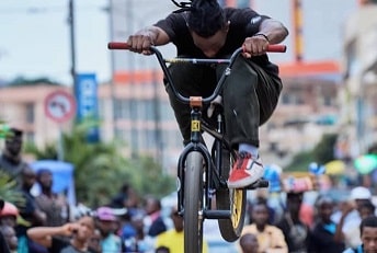 BMX Freestyle 237 à Yaoundé